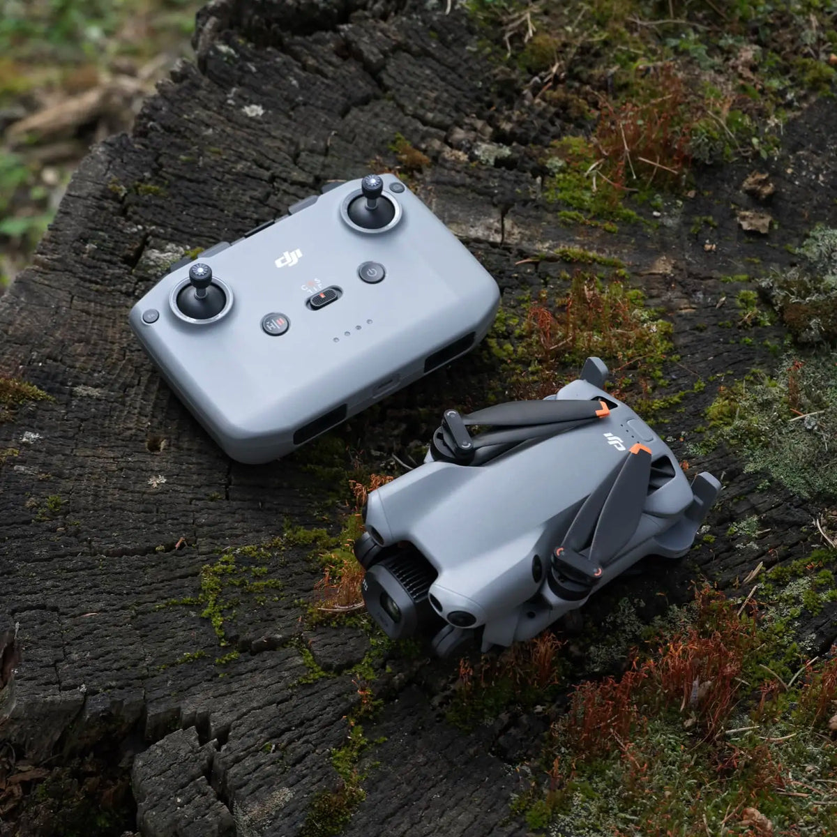 DJI Mini 5 Pro Fly More Combo DJI RC 2 Drones with 1-Inch CMOS 4K Camera Drone Mini 5 Pro for Beginners with Omnidirectional Obstacle Sensing ActiveTrack 360° 225° Gimbal Rotation 3 Batteries