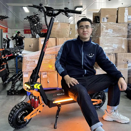 Stock European American Overseas Warehouses Sans High-Power 6000W Off-Road Folding Electric Scooter 60V40Ah Battery